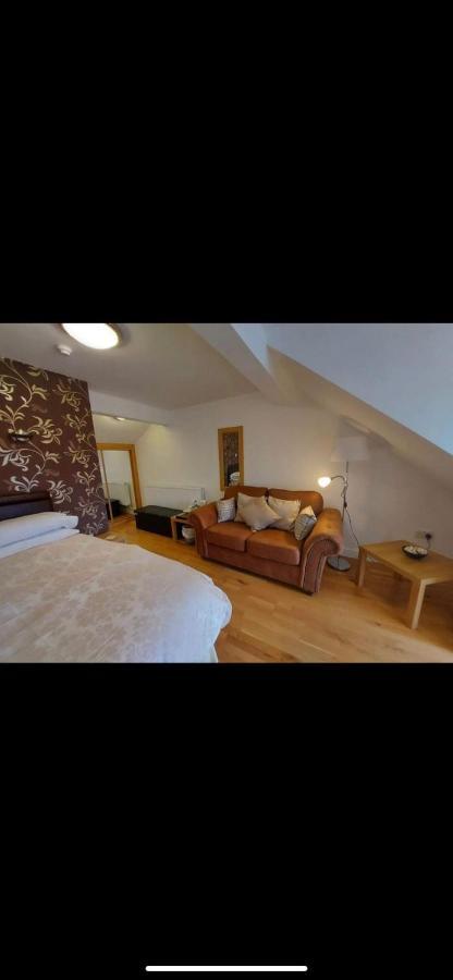 The Countryman Inn Llantrisant  Eksteriør bilde