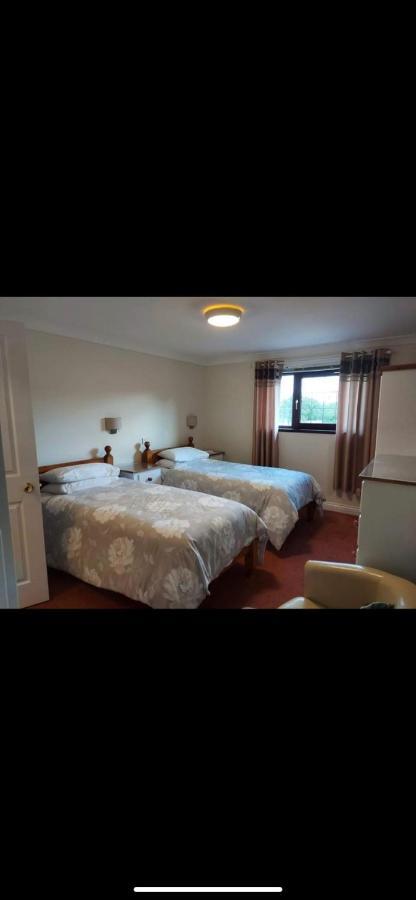 The Countryman Inn Llantrisant  Eksteriør bilde