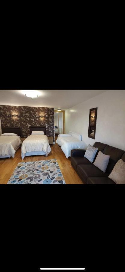The Countryman Inn Llantrisant  Eksteriør bilde