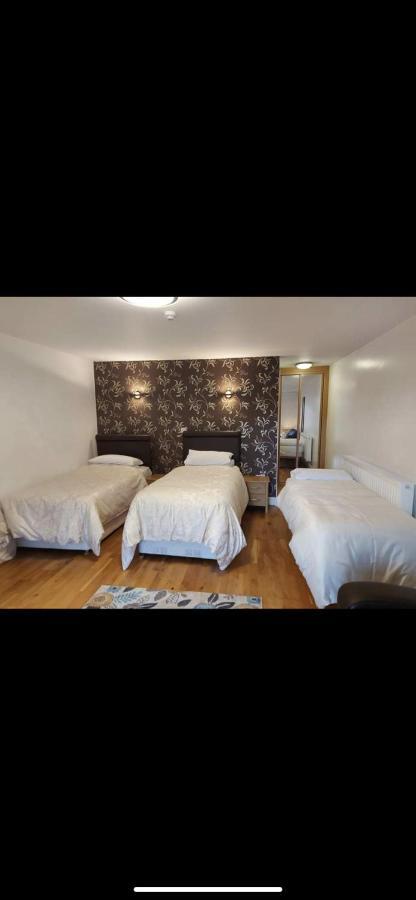 The Countryman Inn Llantrisant  Eksteriør bilde