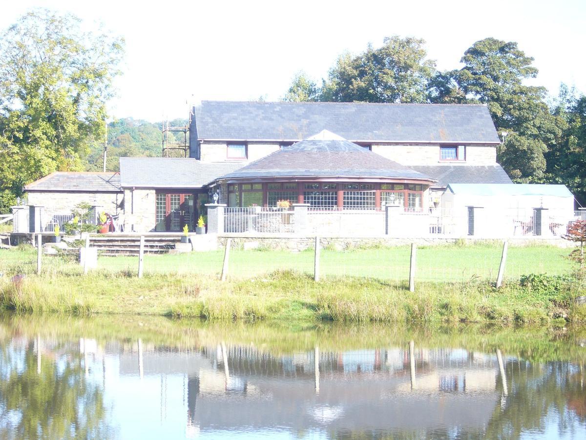 The Countryman Inn Llantrisant  Eksteriør bilde